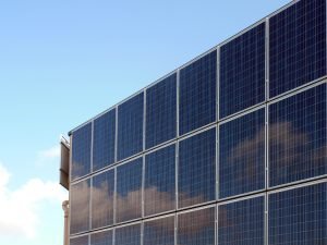 Cómo instalar placas solares? Permisos y procedimiento ✓